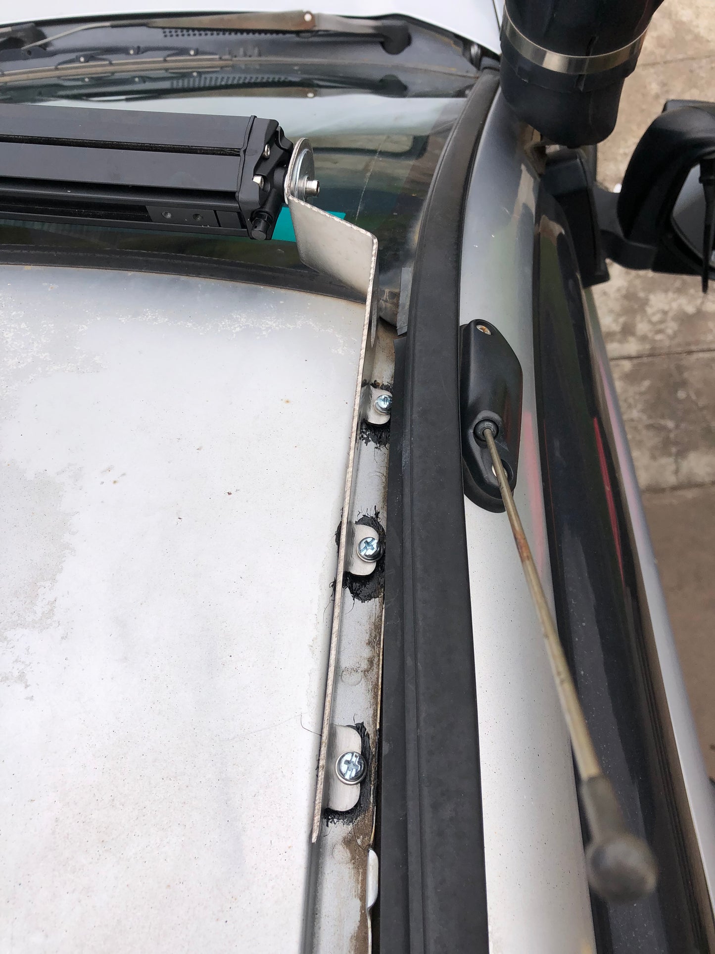 Light Bar Bracket - Low Profile - ML MN Triton / Challenger