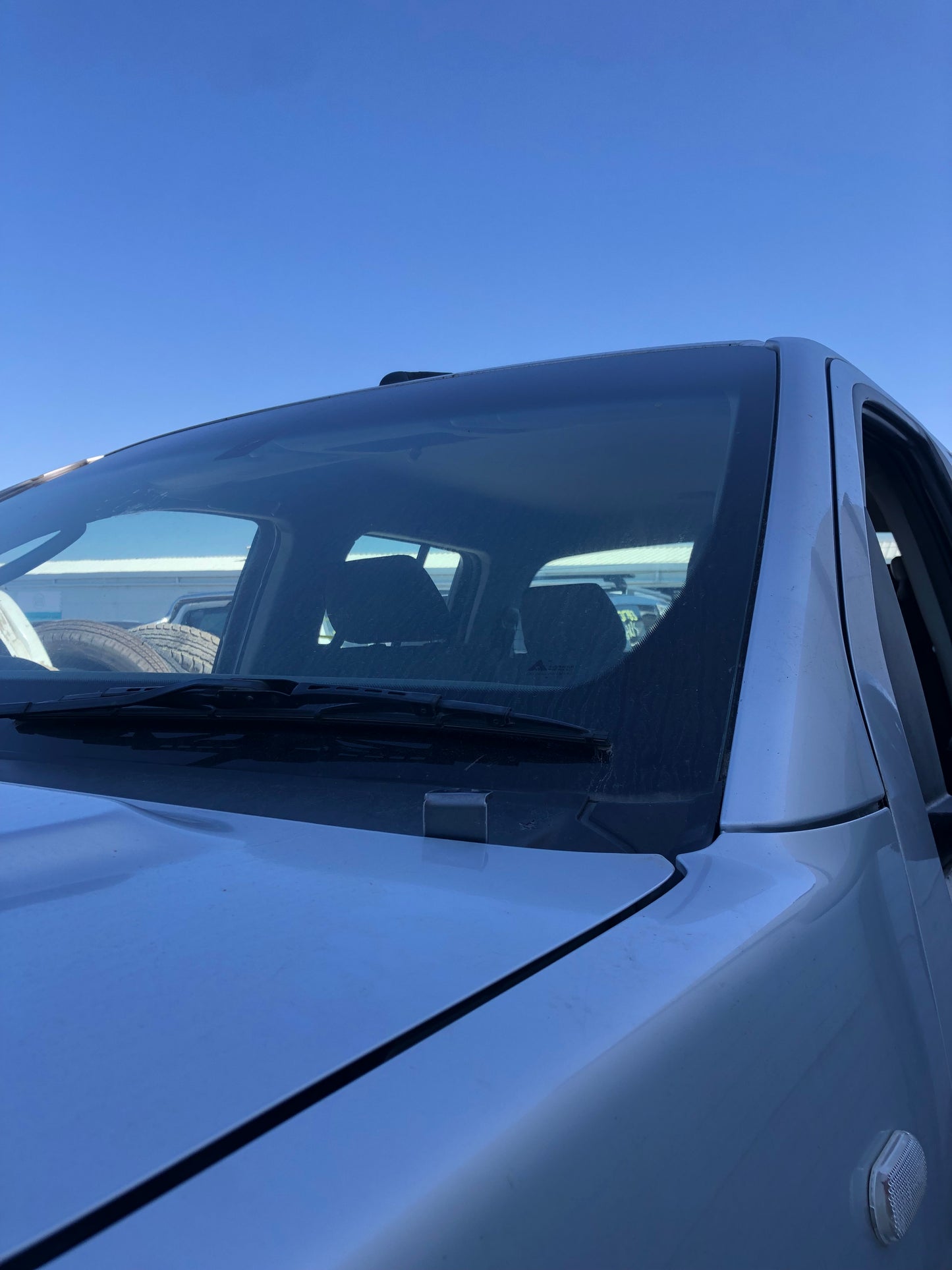 Antenna / Light Bracket - Bonnet - D40 Navara / Pathfinder