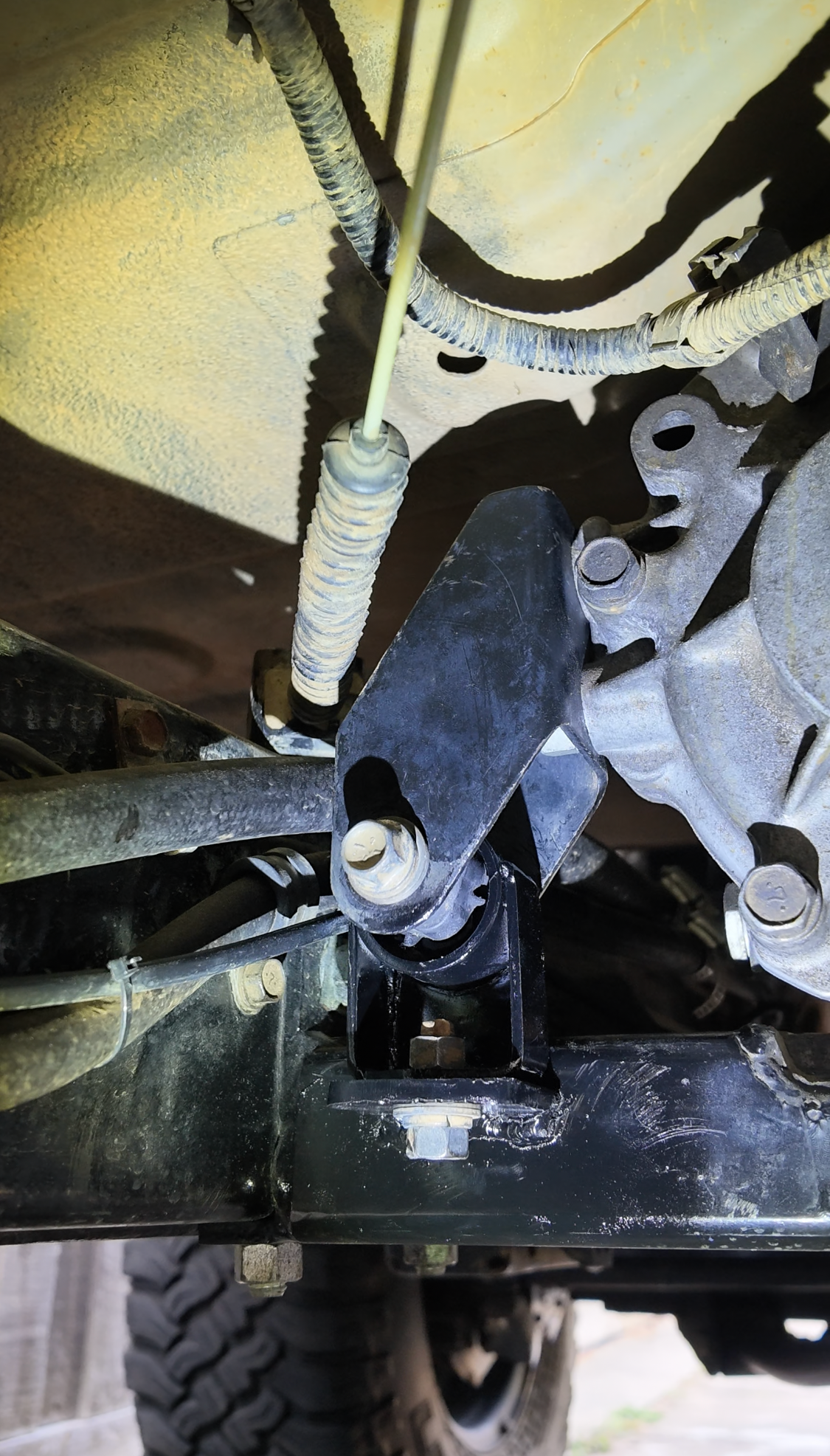 Triton Heavy Duty Transfer Case Mount - Roll Stopper