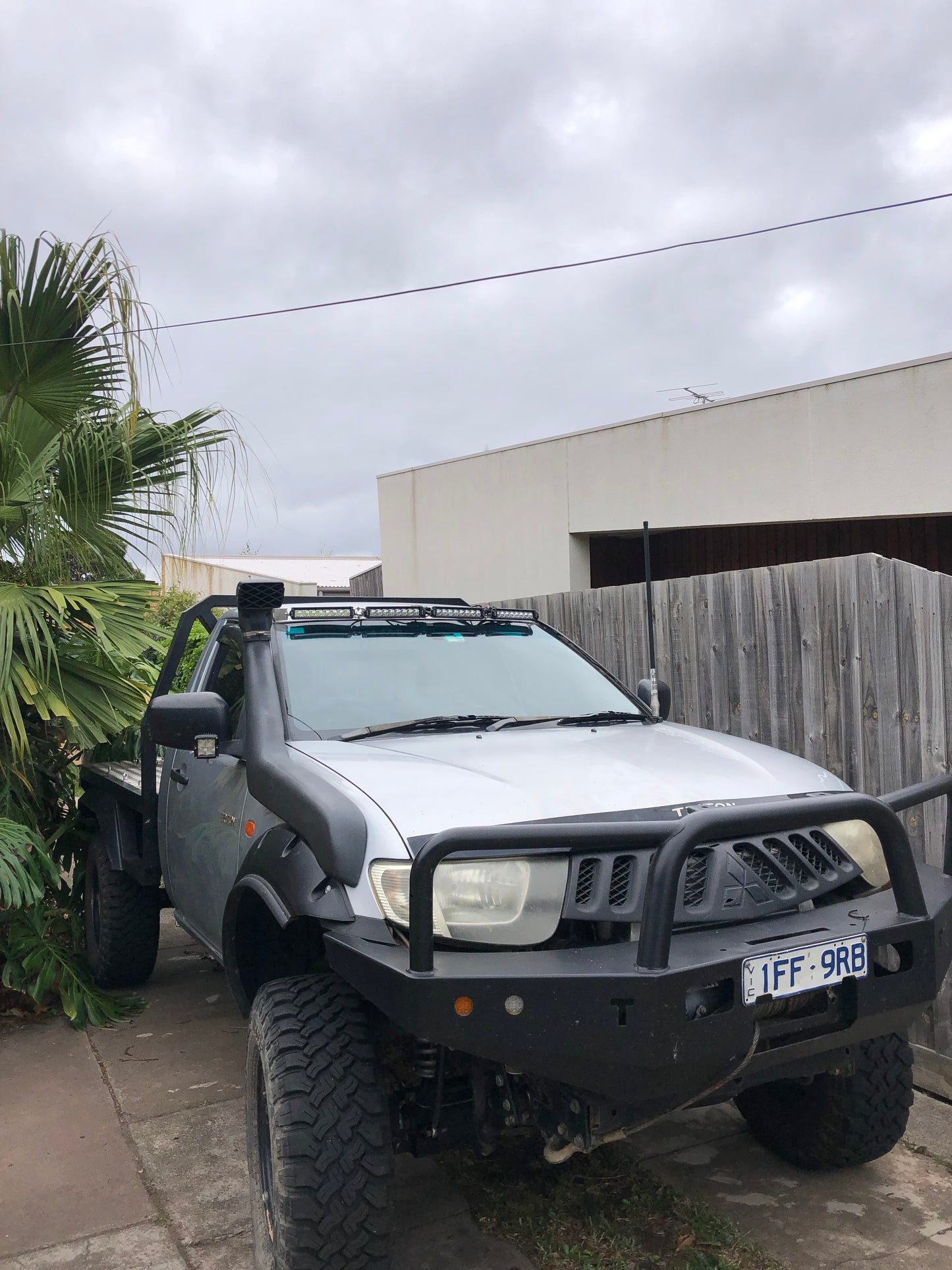 Light Bar Bracket - Low Profile - ML MN Triton / Challenger