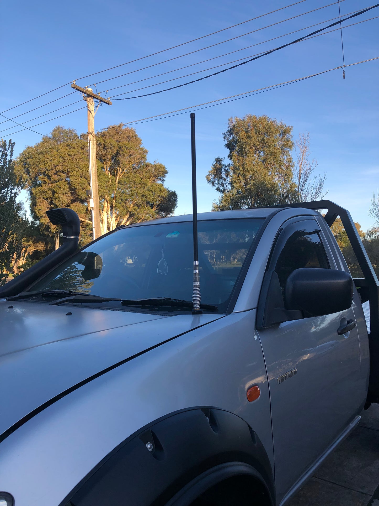 Bonnet Mount Bracket - ML MN Triton / Challenger